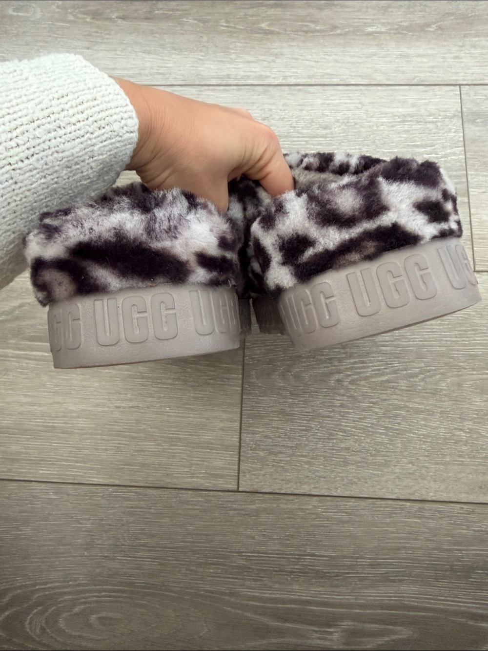 UGG Leopard Print Fluffy Slide Sandals in Taupe and Black - Picture 4 of 5